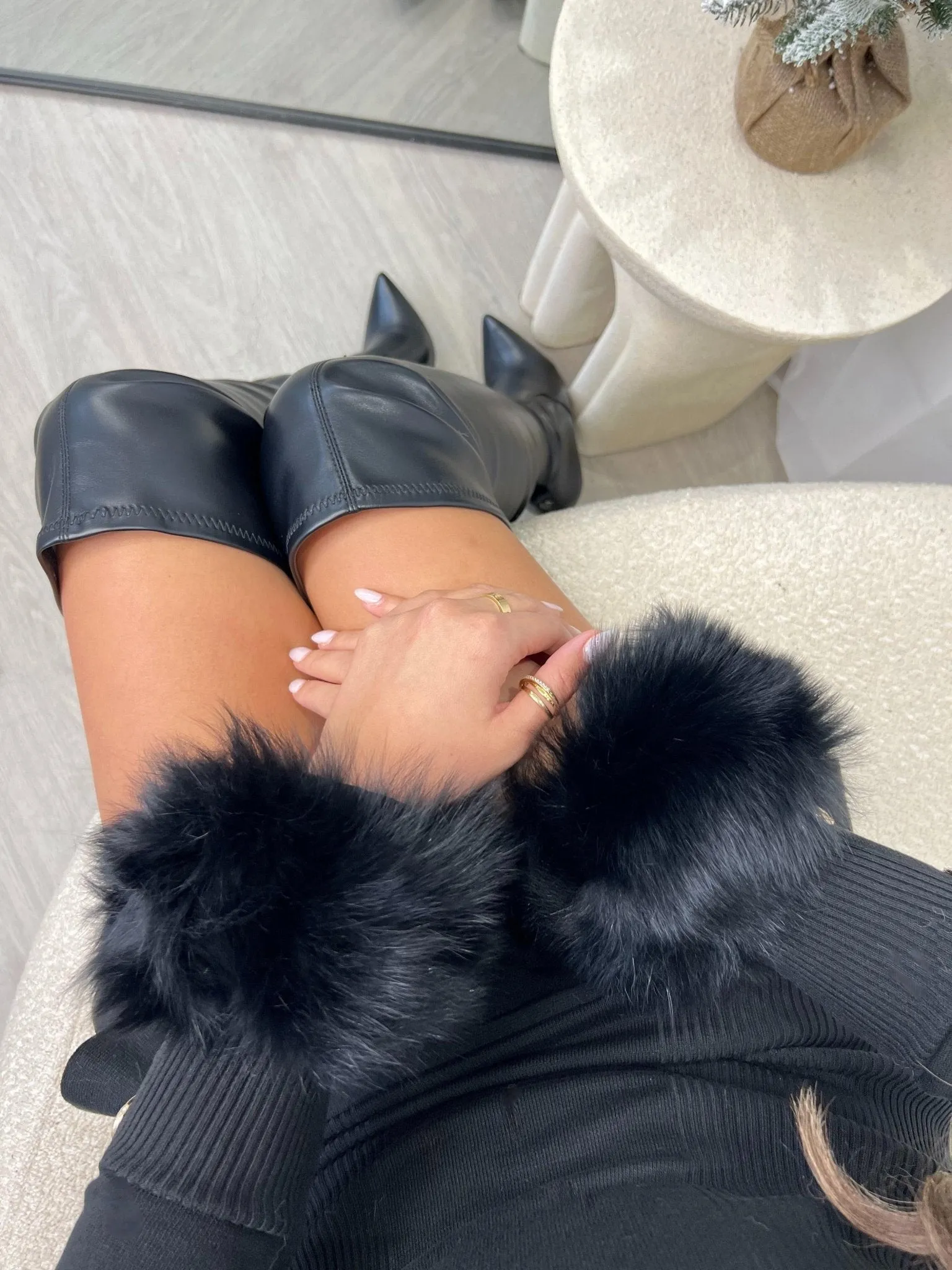 Black Snap Band Luxury Fur Cuffs