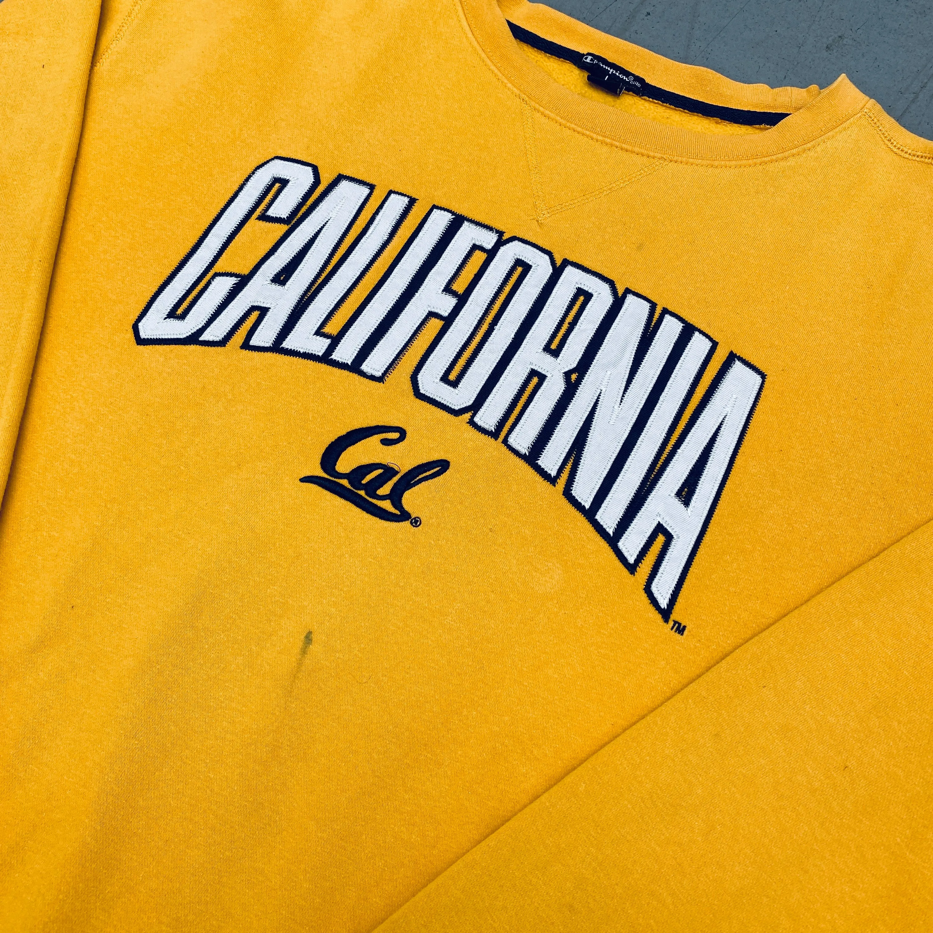 California Golden Bears: 1990's Champion Stitched Spellout Sweat (L)