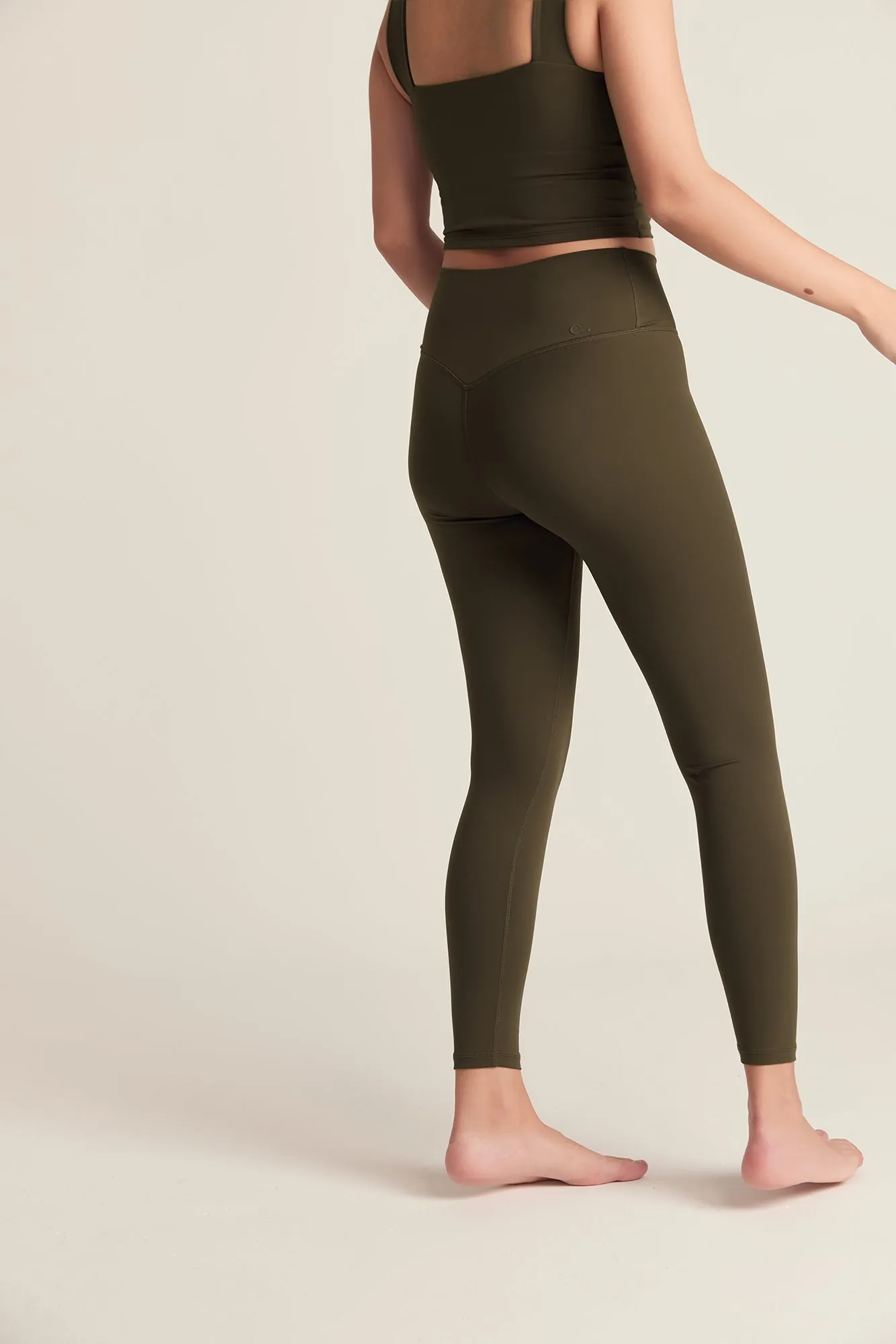 Classic Leggings (Crop 21") in Hojicha