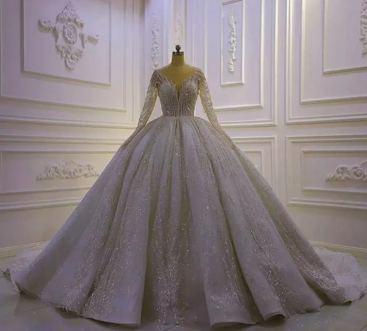 Luxury Royal Dubai Design Wedding Dress