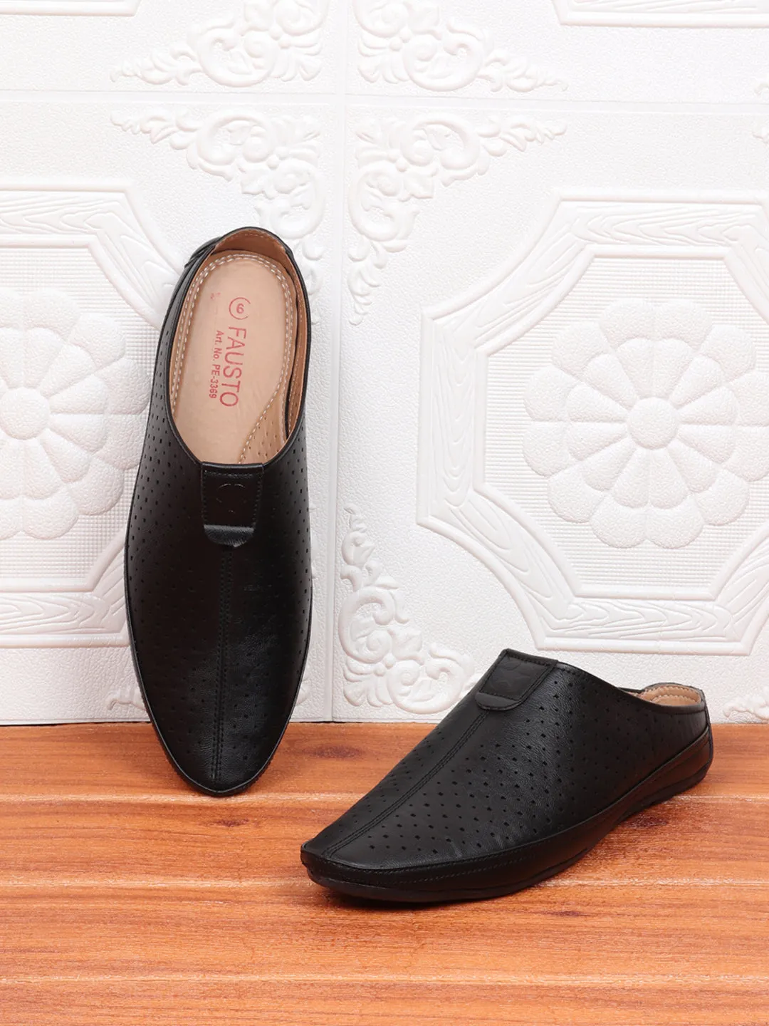 Men Black Ethnic Slip-On Juttis