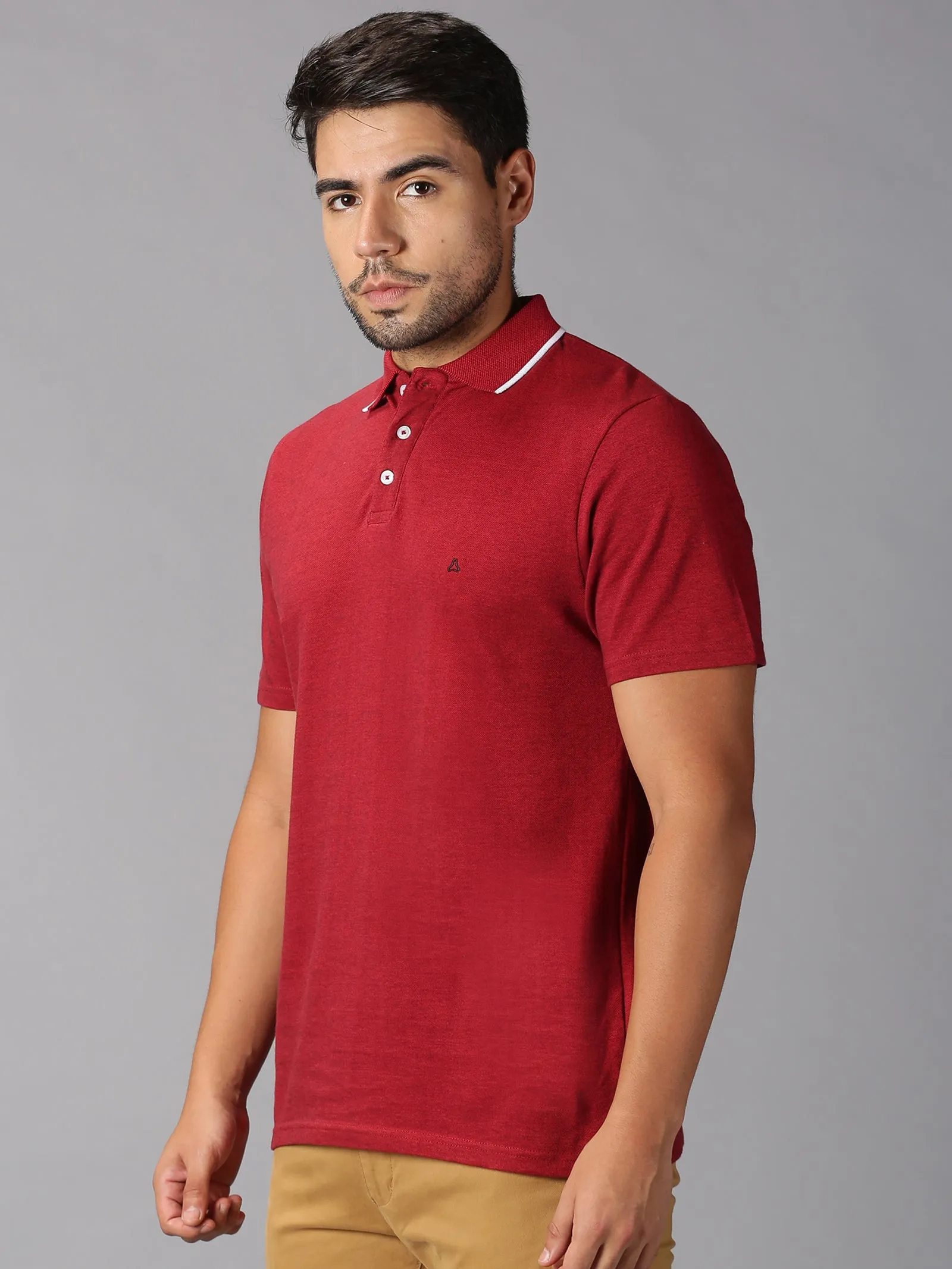 MEN' RED SOLID SLIM FIT T.SHIRT